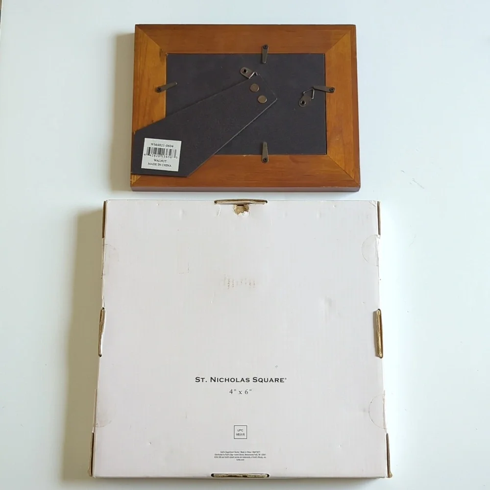 Friends Frames Photos Pictures Walnut 4x6 Black White St Nicholas Square 4x6